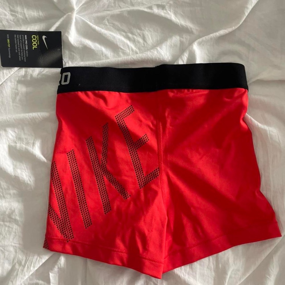 Red Nike pros